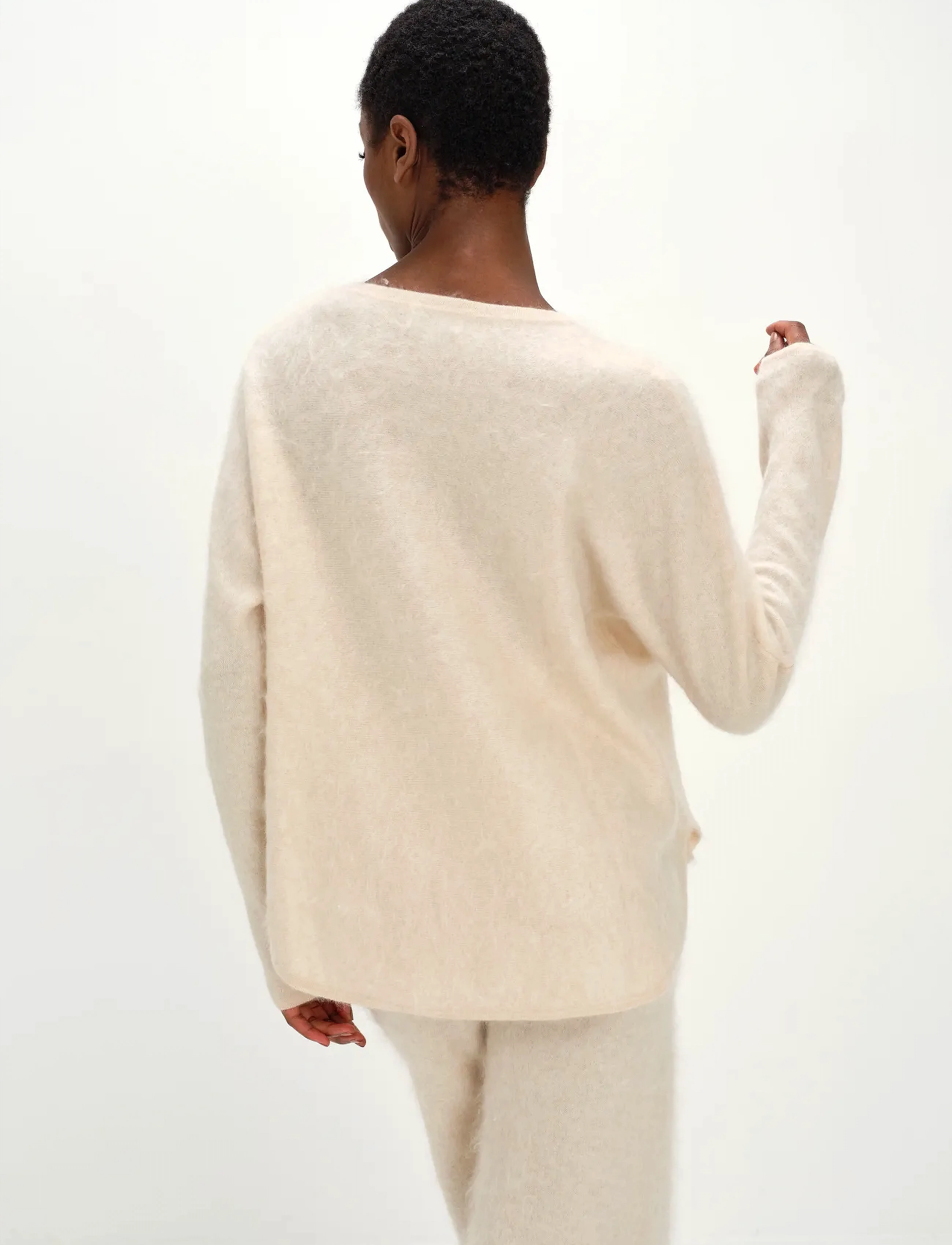Davida Cashmere - Brushed Curved Sweater - trøjer - light beige - 5