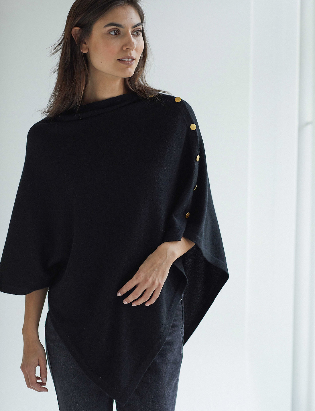 Sweater cape 2025 with buttons