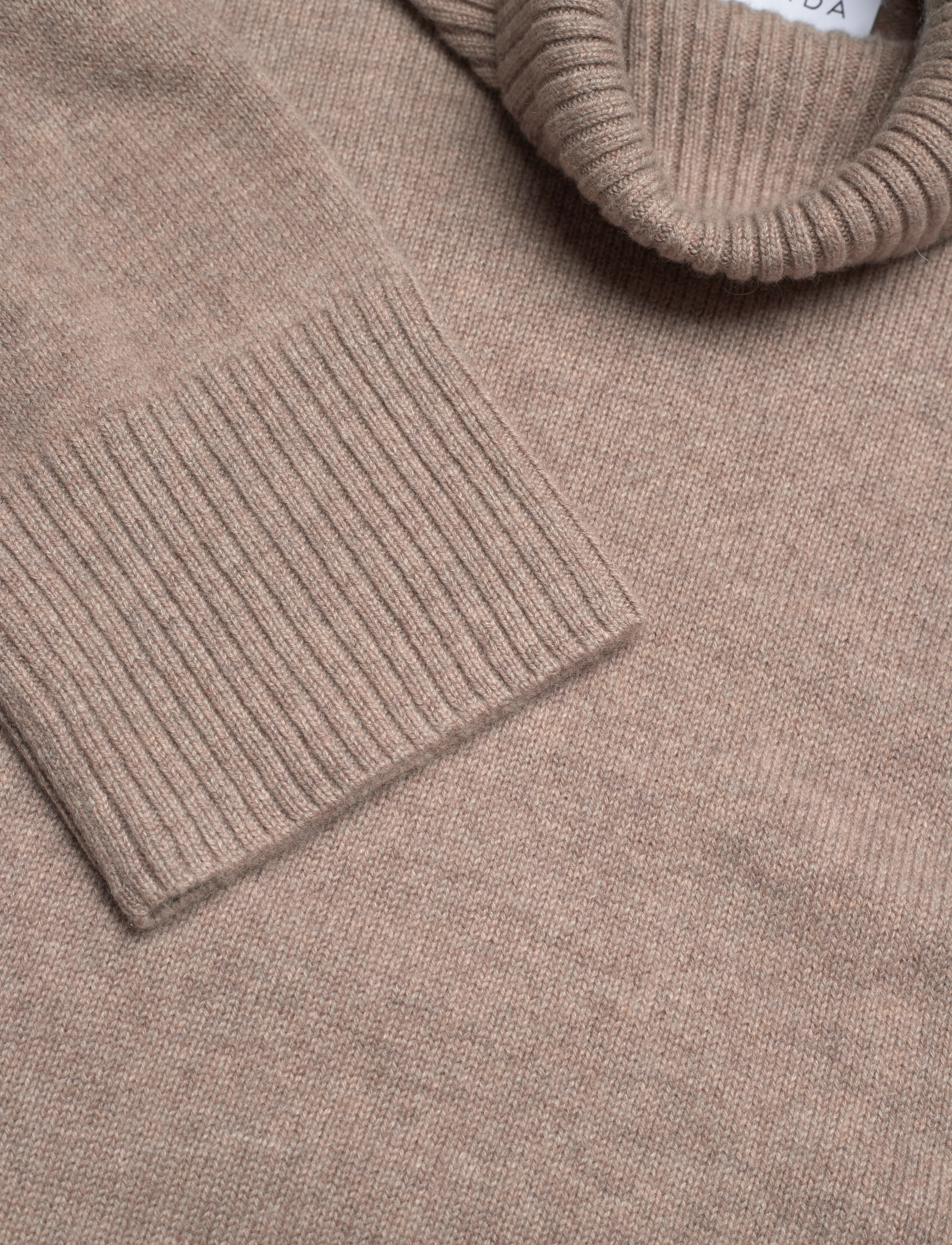 Davida Cashmere - Chunky Roll Neck Sweater - cashmere - mink - 2