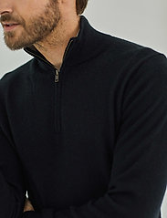 Davida Cashmere - Man Half Zip - džemperiai su trumpu užtrauktuku - black - 2