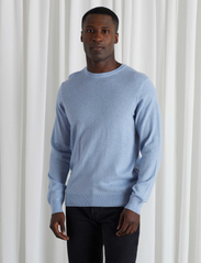 Davida Cashmere - Man O-neck Plain - basic knitwear - blue fog - 2