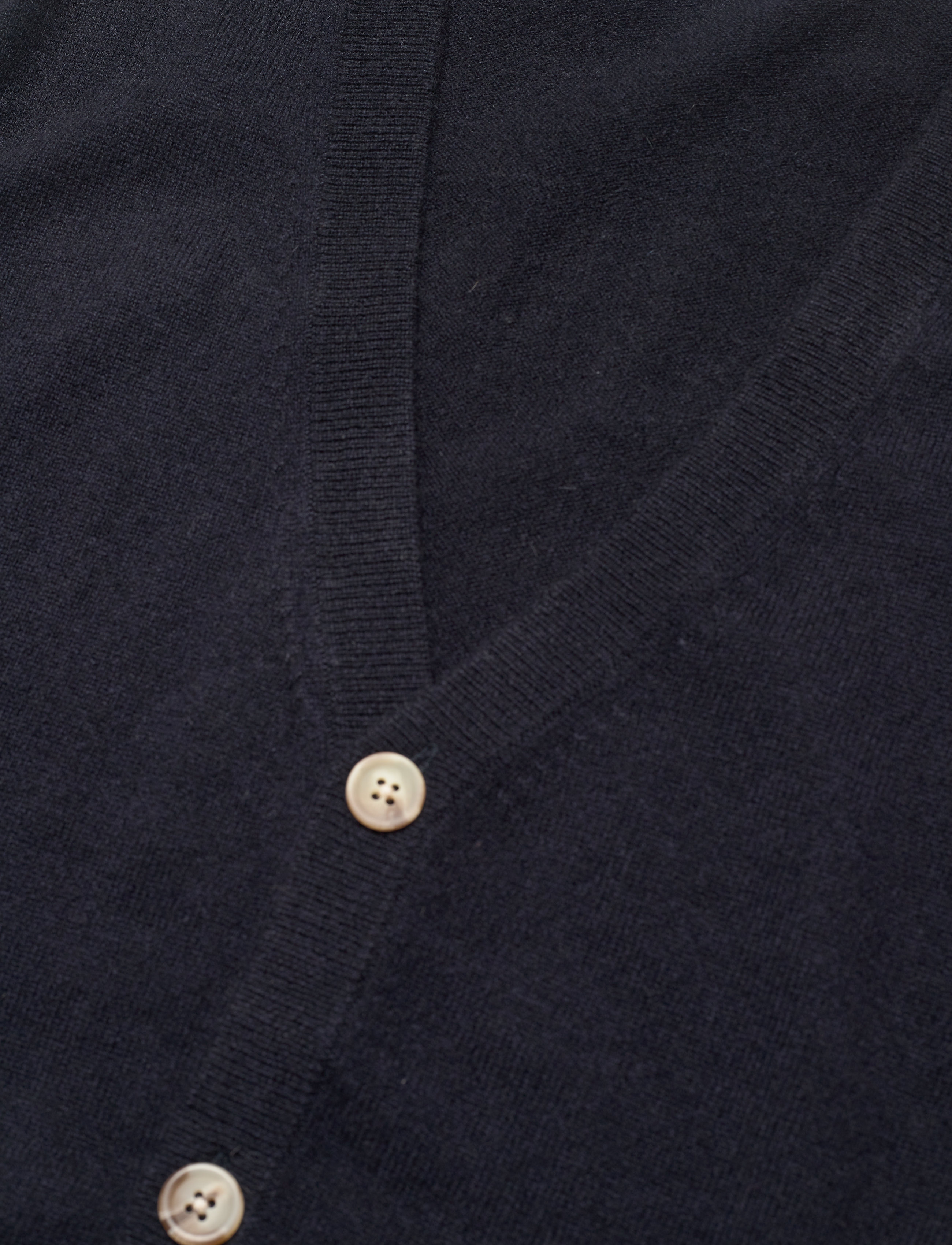 Davida Cashmere - Man V Cardigan - navy - 3