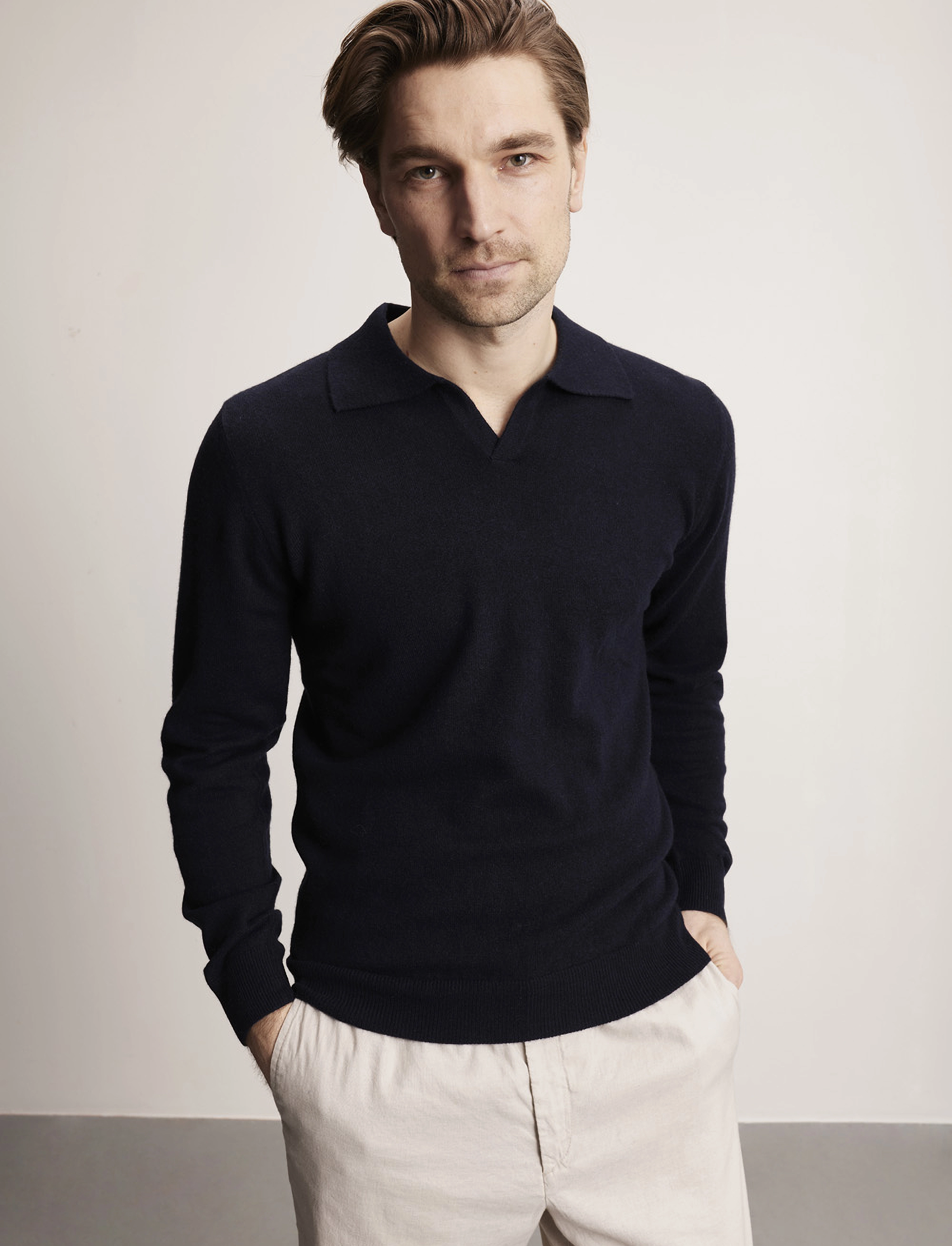 Davida Cashmere - Man Open Collar Sweater - navy - 2