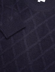 Davida Cashmere - Man O-neck Cable Sweater - Ümmarguse kaelusega kudumid - navy - 2