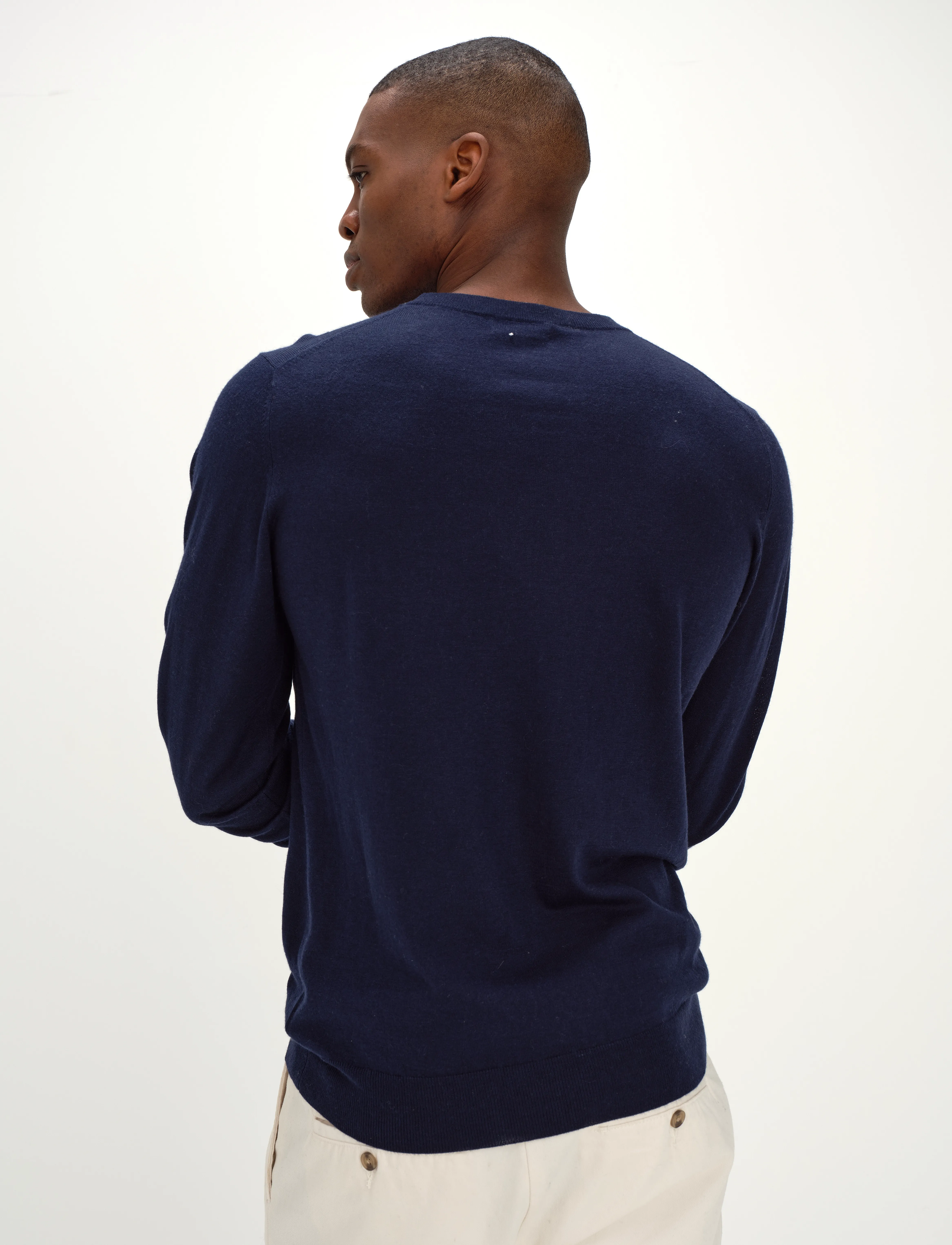 Davida Cashmere - Man Fine Knit O-neck sweater - prjónaðir kragar - navy - 3