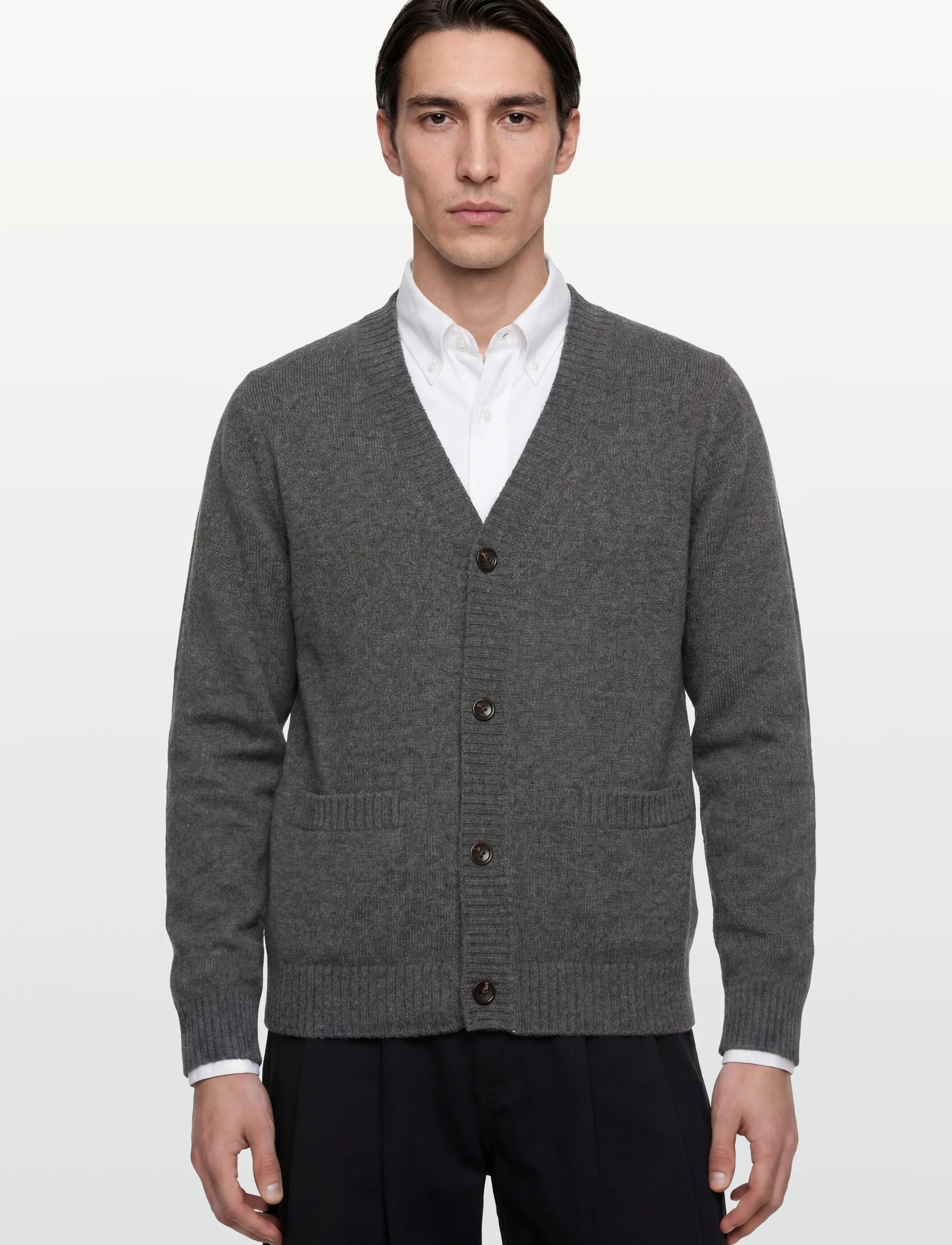 Davida Cashmere - Man Chunky V Cardigan - cardigans - dark grey - 3