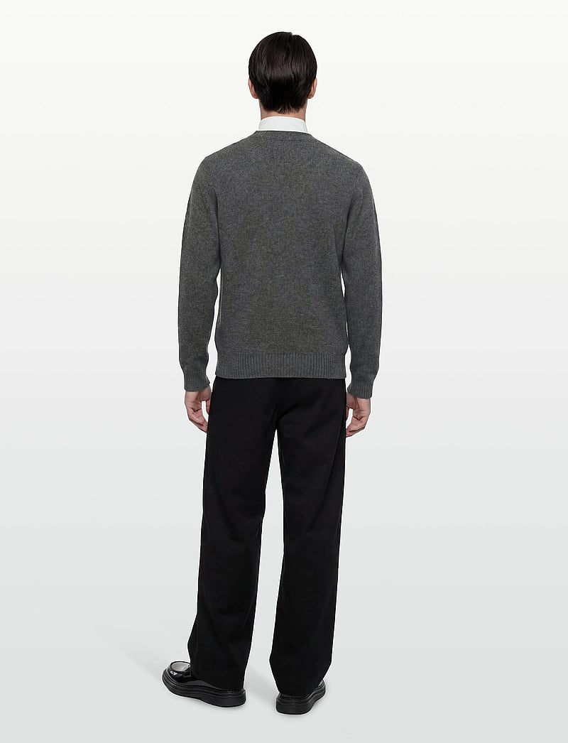 Davida Cashmere - Man Chunky V Cardigan - cardigans - dark grey - 4