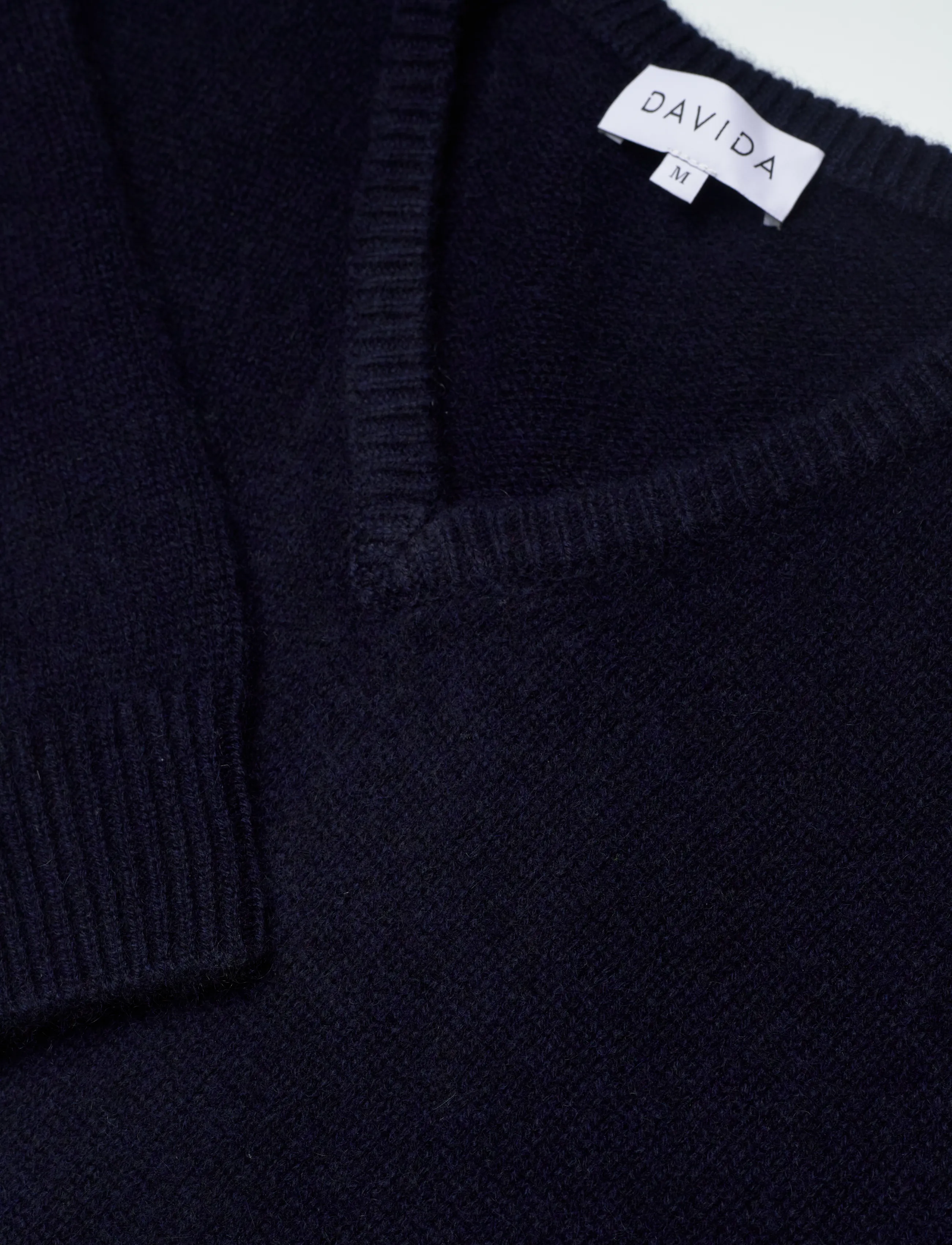 Davida Cashmere - Man Chunky V-Neck - navy - 2