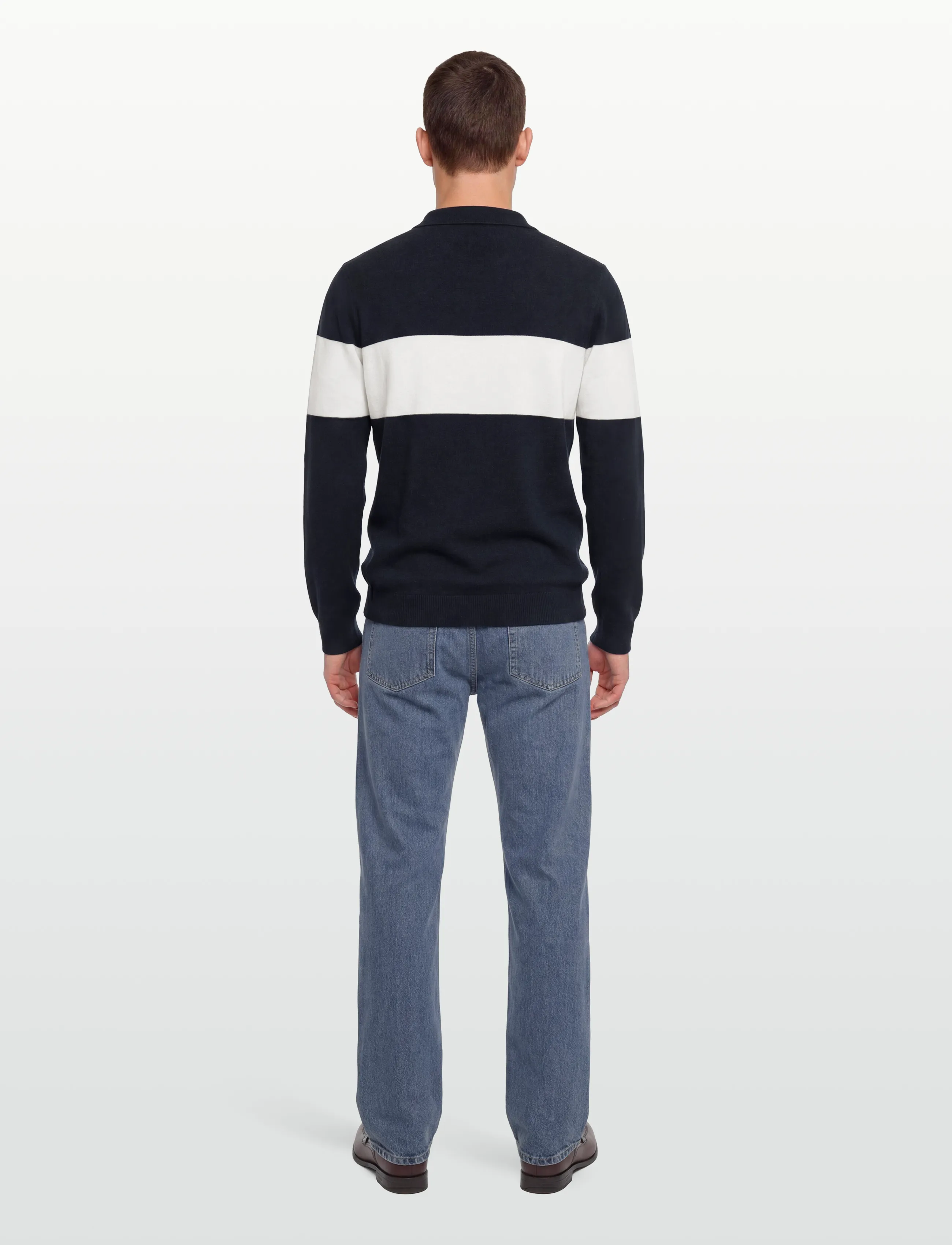 Man Open Collar One Stripe 3