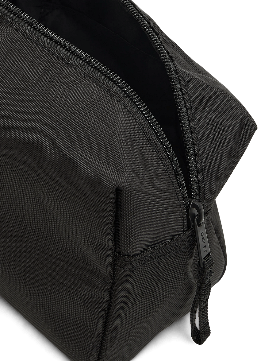 DAY ET - Day Gweneth RE-S Washbag S - ikdienas stils - black - 4