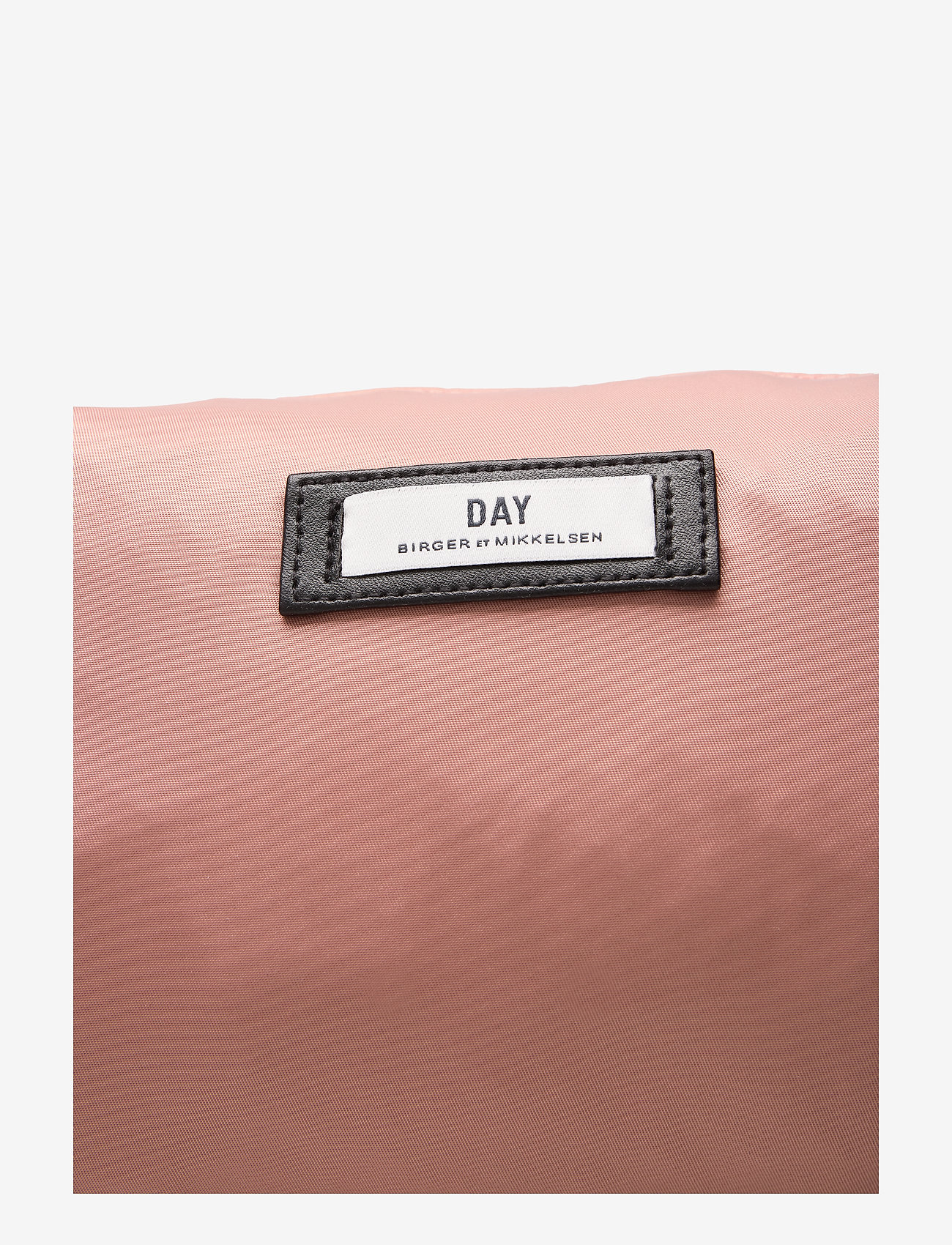 DAY ET - Day Gweneth Beauty - 2 hand - 3