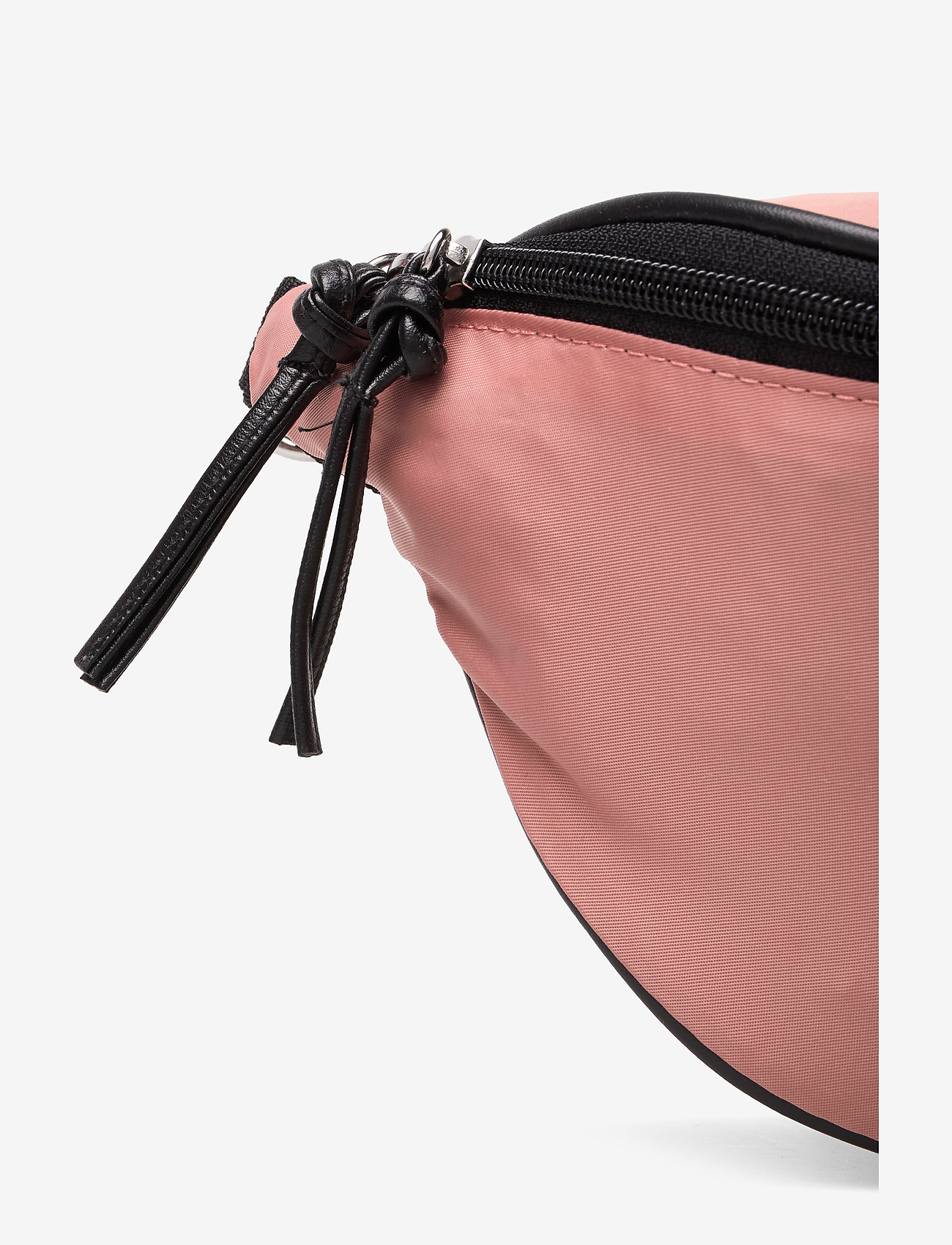 DAY ET - Day Gweneth Bum - 2 hand - 4