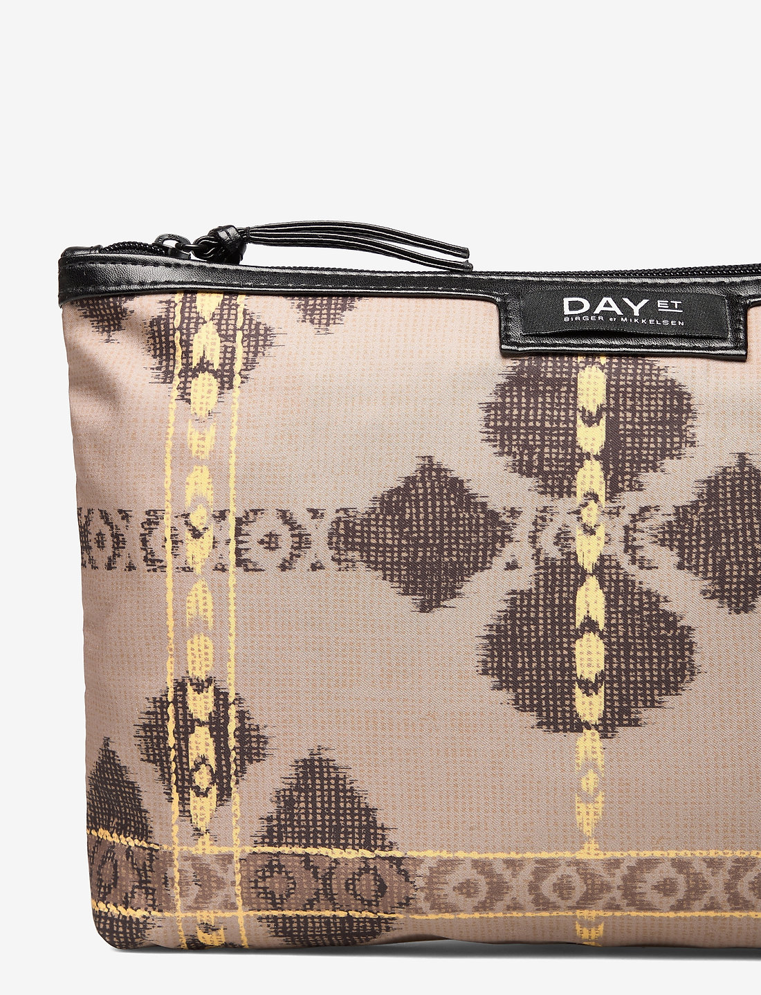 Day gweneth sale small set