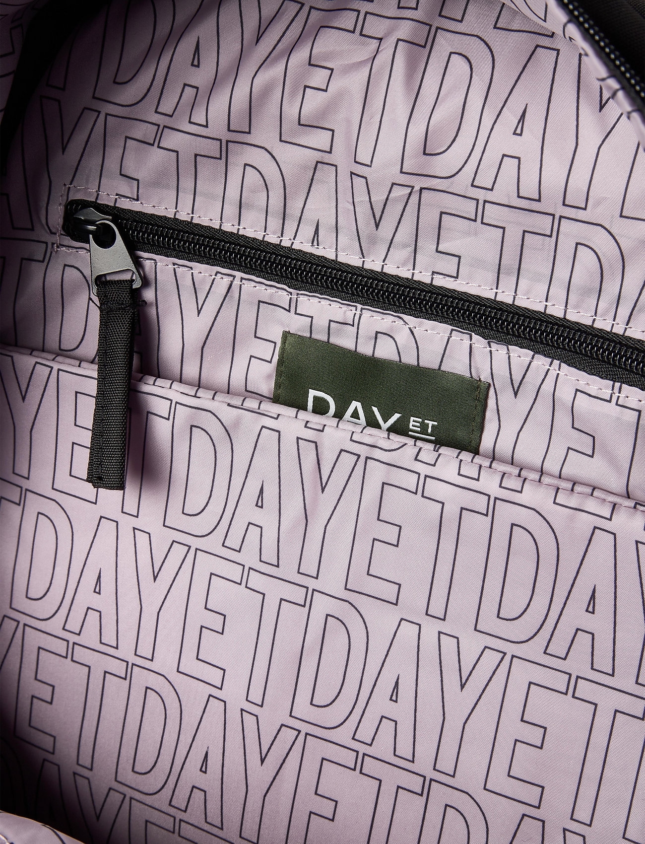 DAY ET - Day GW RE-Bold BP B - black - 3