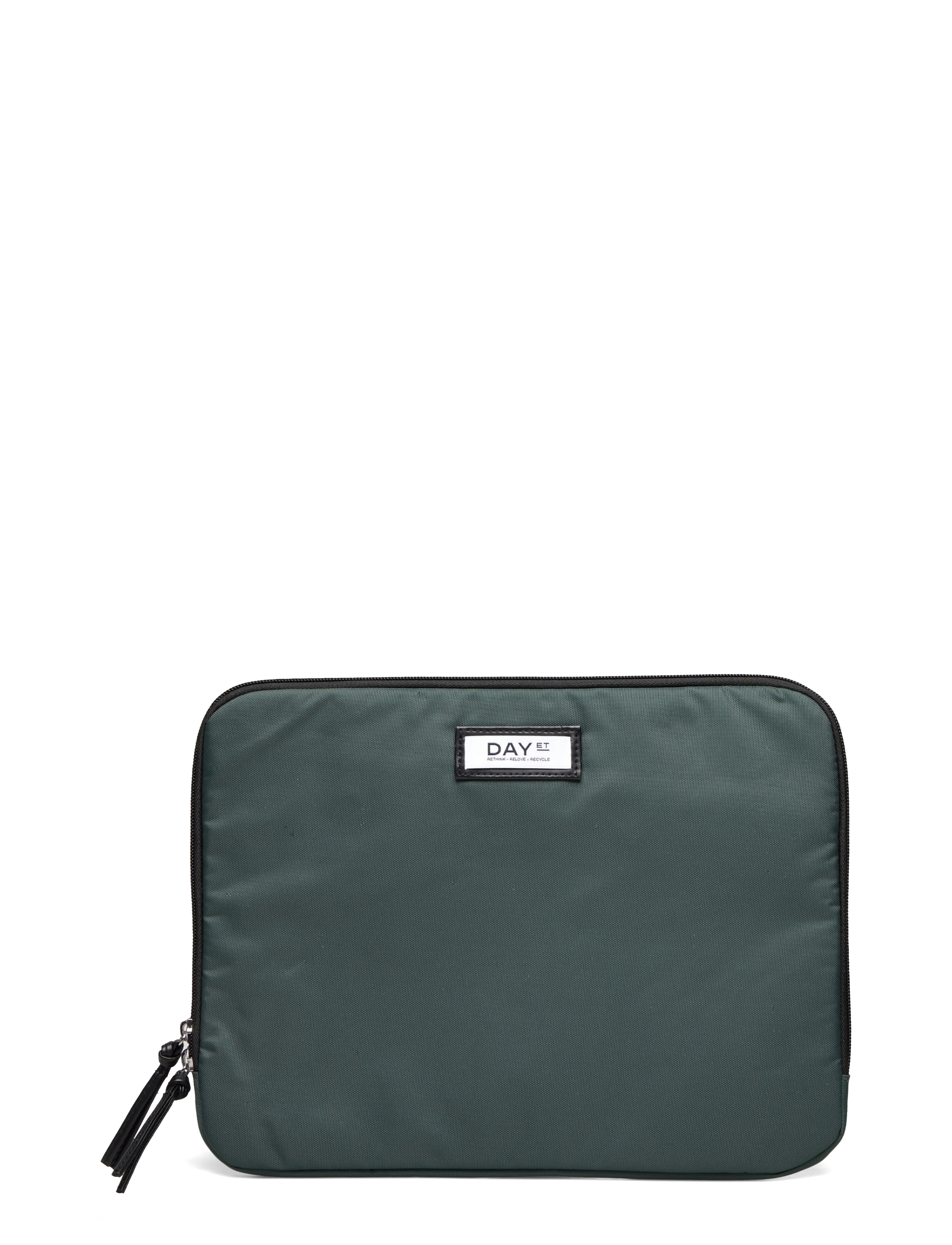 Day Gweneth RE-S Folder 13 - CILANTRO