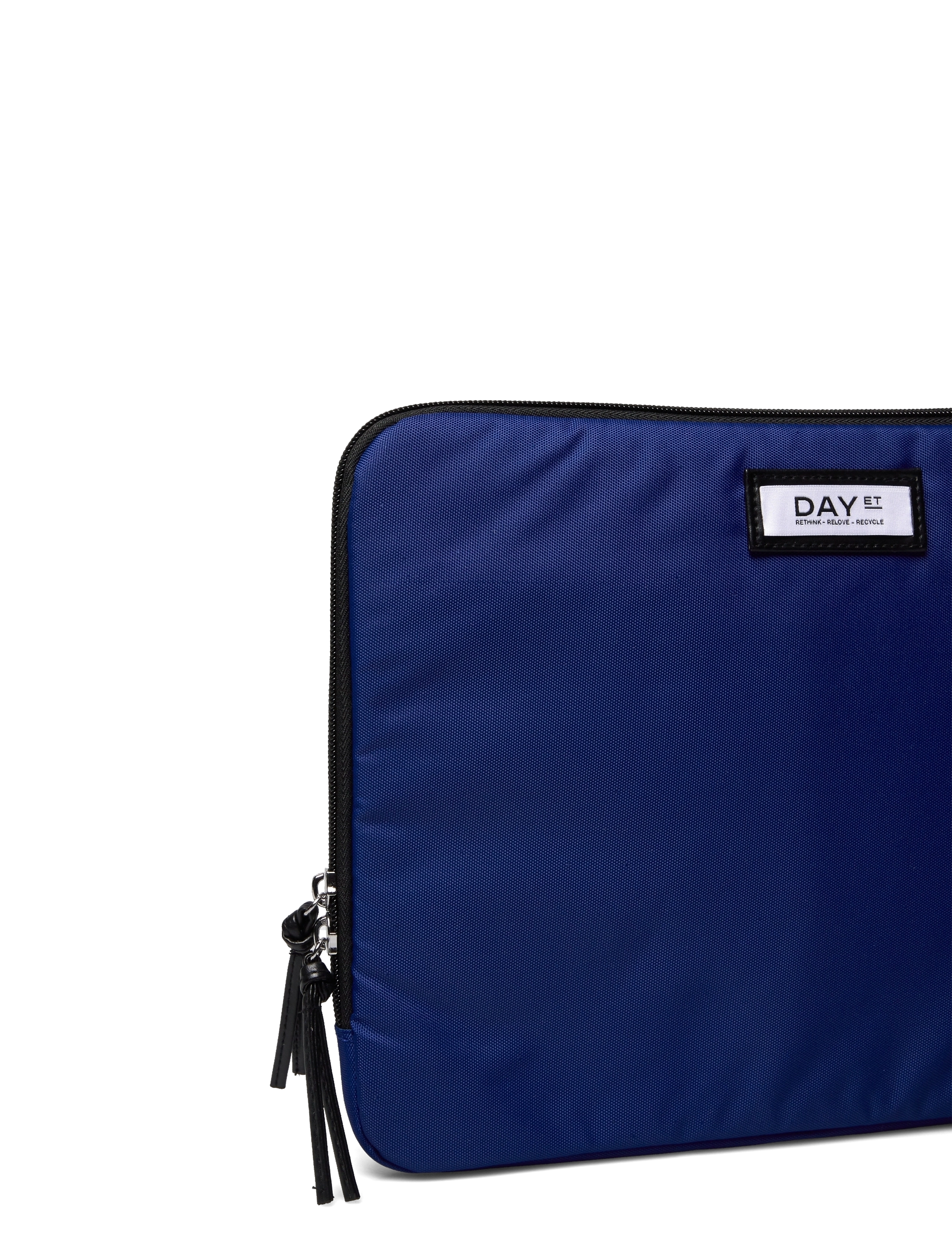 DAY ET - Day Gweneth RE-S Folder 13 - surf - 3