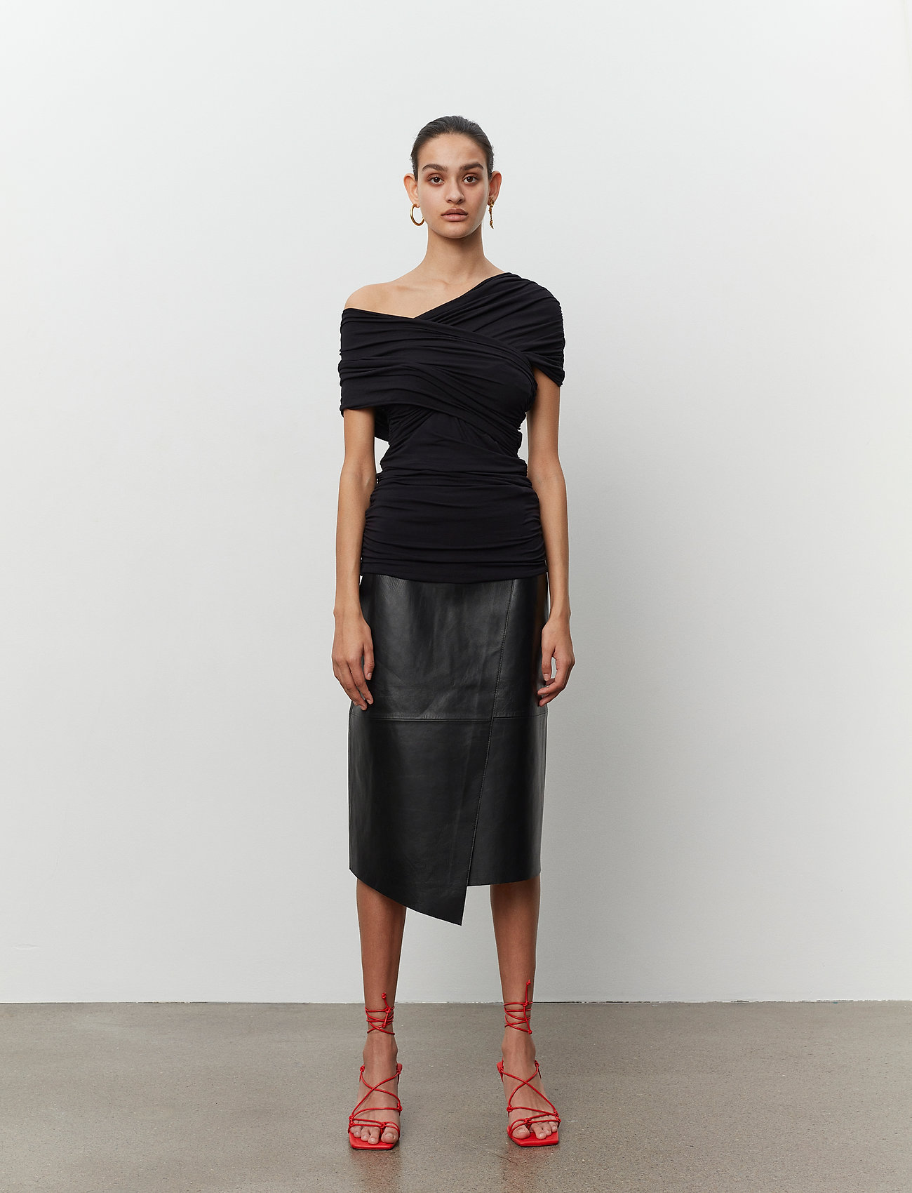 Day Birger et Mikkelsen - Scarlet - Wrap Jersey - sleeveless blouses - black - 0