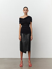 Day Birger et Mikkelsen - Scarlet - Wrap Jersey - sleeveless blouses - black - 2