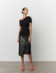 Day Birger et Mikkelsen - Scarlet - Wrap Jersey - sleeveless blouses - black - 3