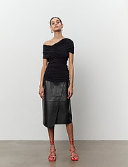 Day Birger et Mikkelsen - Scarlet - Wrap Jersey - sleeveless blouses - black - 6