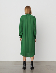 Day Birger et Mikkelsen - Camille - Modern Drape - sukienki koszulowe - basil green - 4