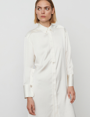 Day Birger et Mikkelsen - Sonya - Shiny Viscose - shirt dresses - white alyssum - 7