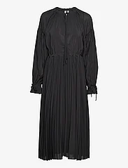 Day Birger et Mikkelsen - Leighton - Solid Plissé - midi dresses - black - 0