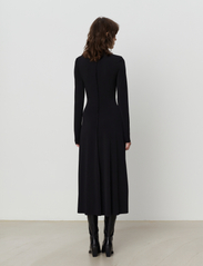 Day Birger et Mikkelsen - Julie - Delicate Stretch - midi dresses - black - 4