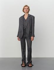 Day Birger et Mikkelsen - Allen - Cotton Blend Stripe - ballīšu apģērbs par outlet cenām - black - 2