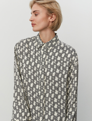 Day Birger et Mikkelsen - Levina - Mini Abstract Logo - shirt dresses - mini abstract logo - 4