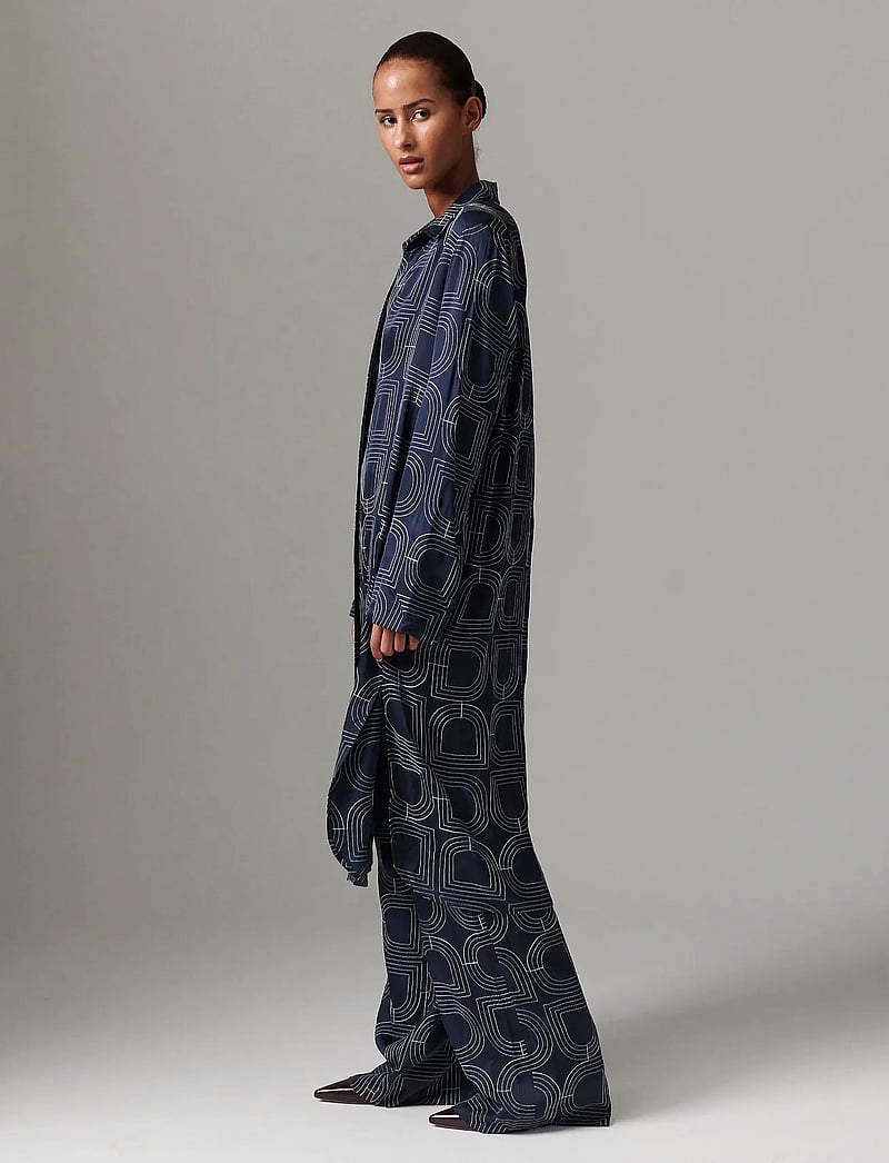 Day Birger et Mikkelsen - Lissy - Fluid Viscose Stitch - skjortekjoler - dark sapphire. - 3