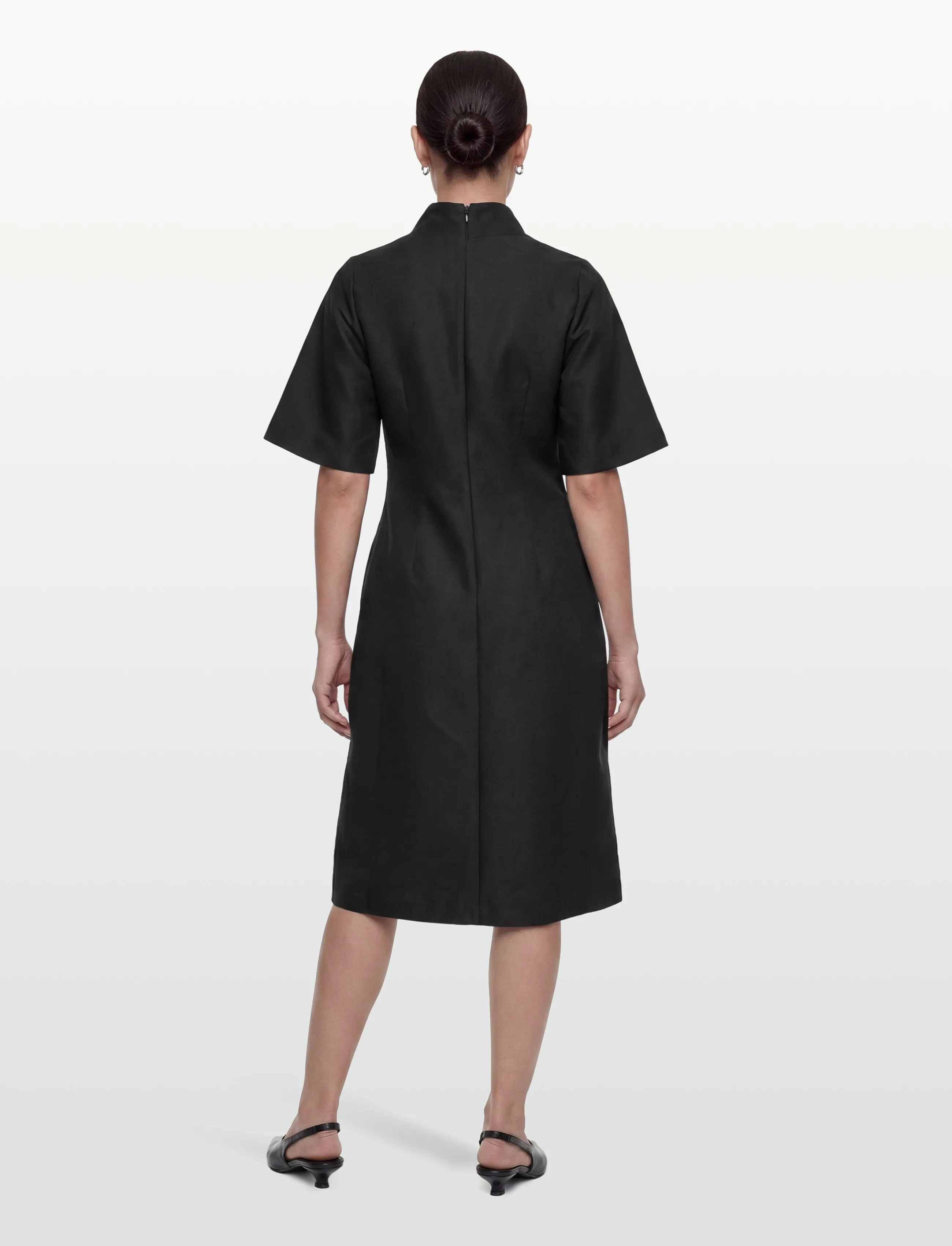 Sigrid Shiny Suiting 3