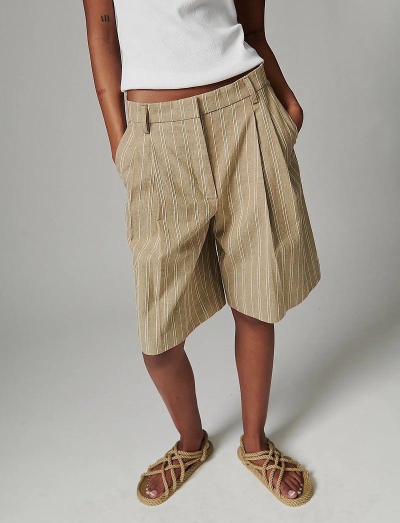 Day Birger et Mikkelsen - Gordon - Linen Threads - hørshorts - tree house - 3