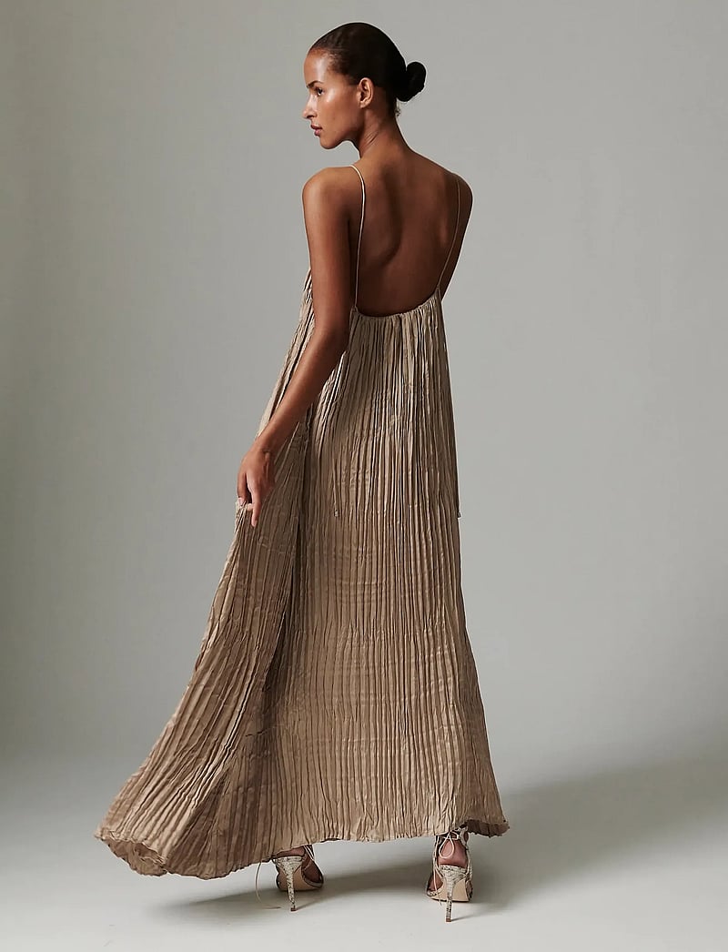 Day Birger et Mikkelsen - Tyrice - Crinkled Surface - maxi dresses - cobblestone - 4