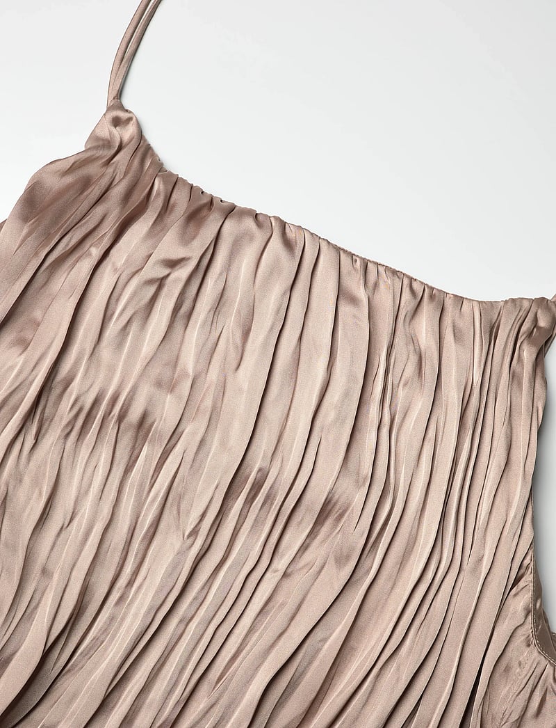Day Birger et Mikkelsen - Tyrice - Crinkled Surface - maxi dresses - cobblestone - 5