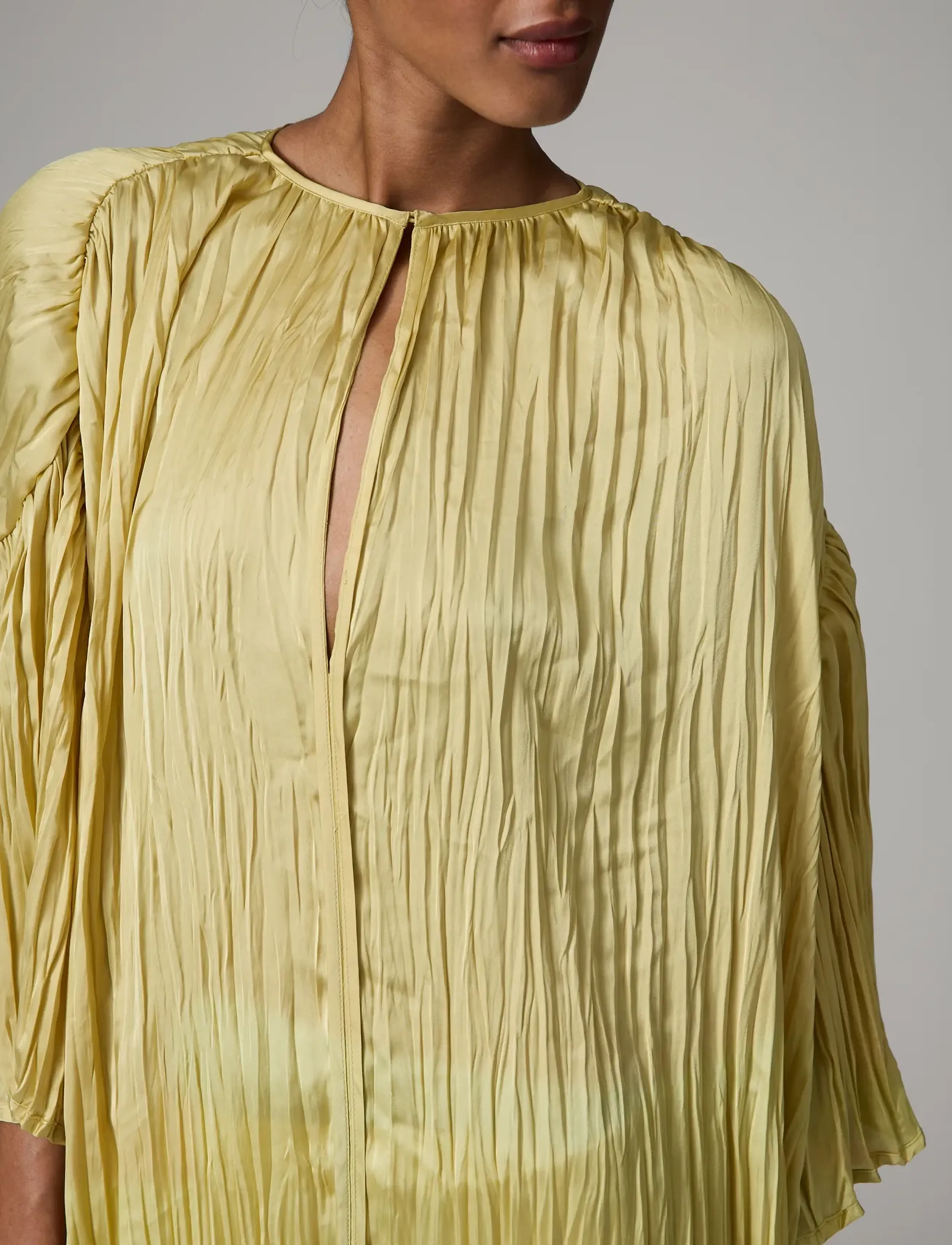 Day Birger et Mikkelsen Aruna - Crinkled Surface - Midi Dresses - STRAW / beige