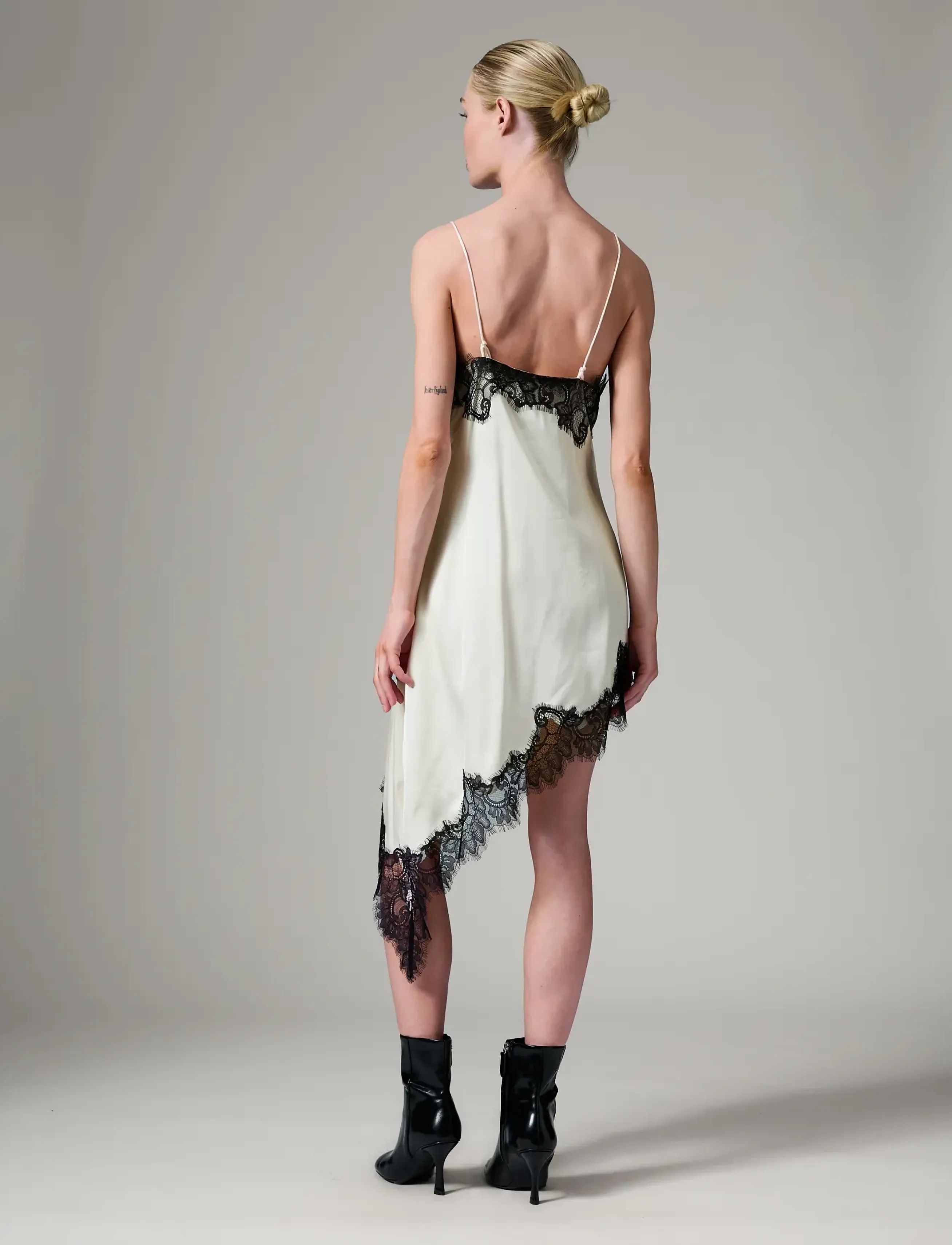 Day Birger et Mikkelsen Lara - Fluid Viscose - Kleider - VANILLA ICE / white