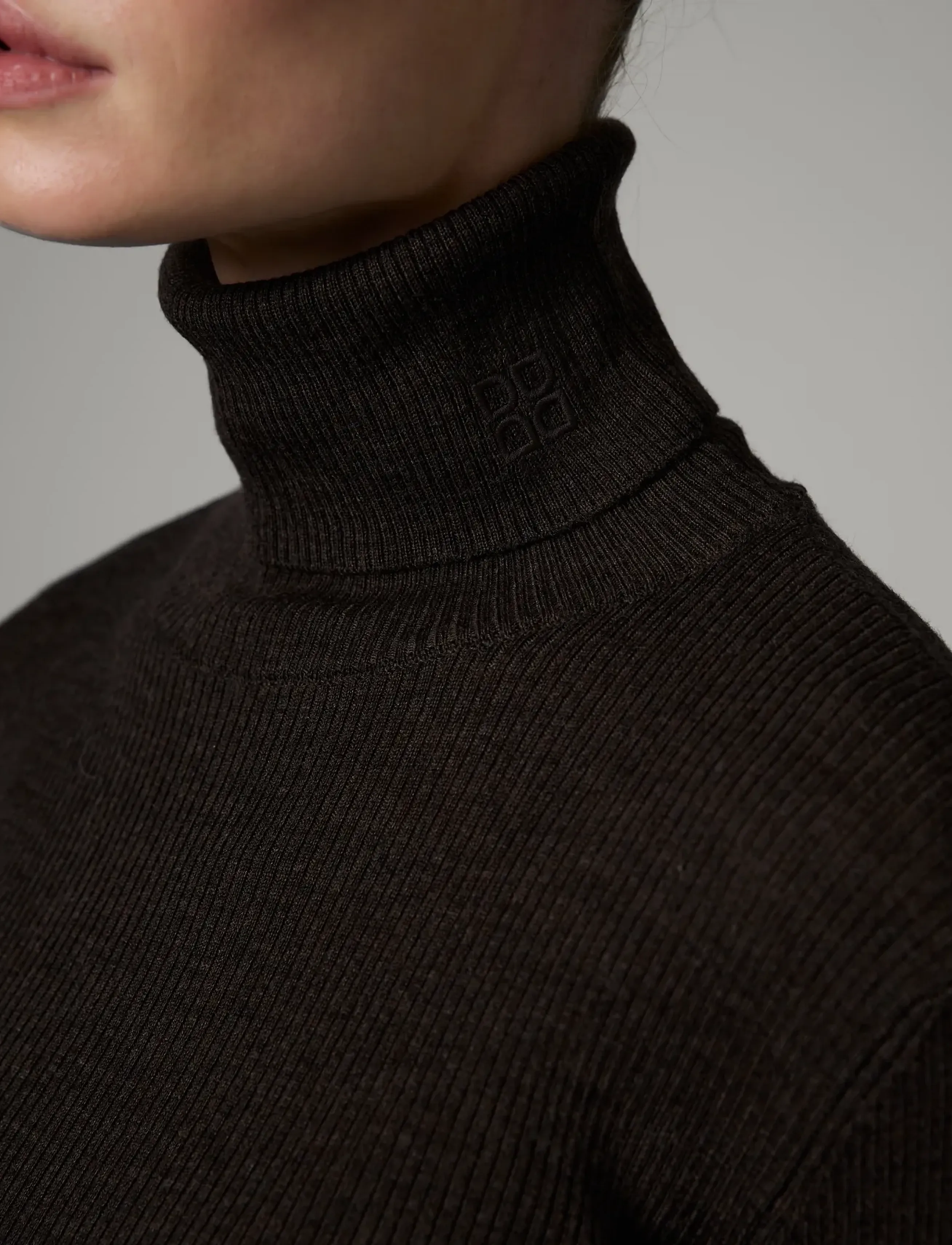 Day Birger et Mikkelsen - Sierra - Daily Elements - rullekraver - dark brown melange - 4