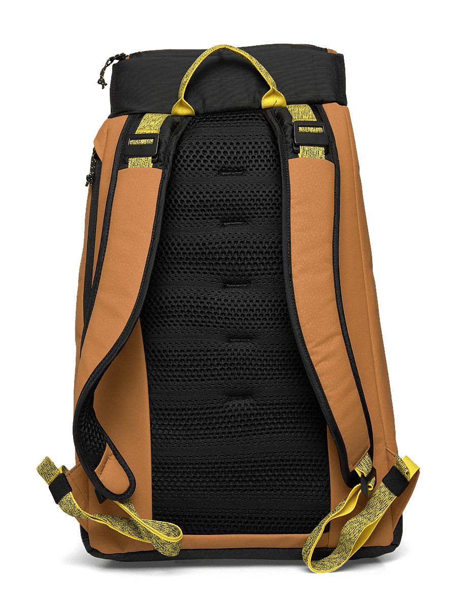 Db Journey - Hugger Backpack 30L Acorn Brown - sportryggsäckar - acorn brown - 1