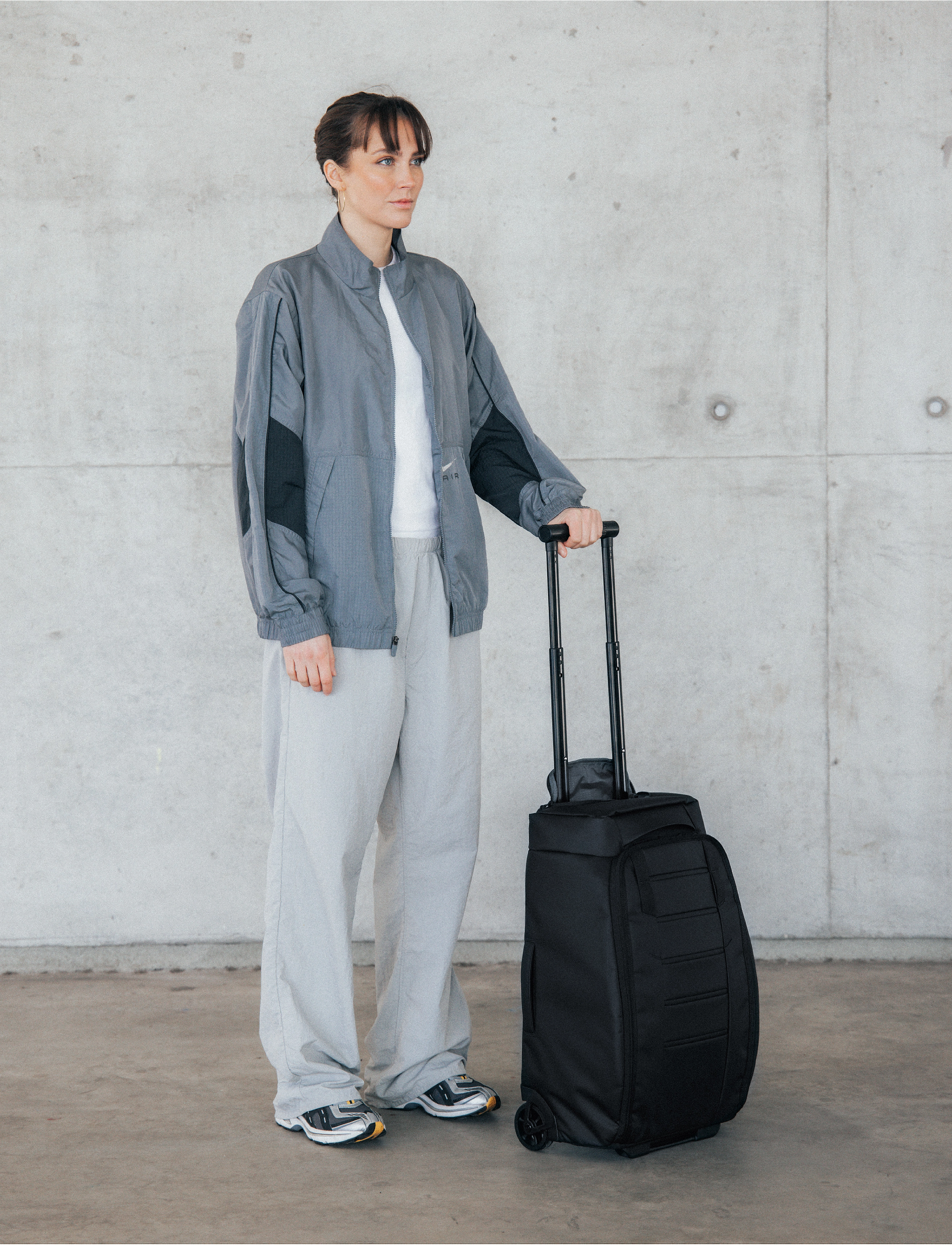 Db Journey Hugger Roller Bag Carry-On 40L, One Size, Black, Sport Men > Sport Training Bags, Herre
