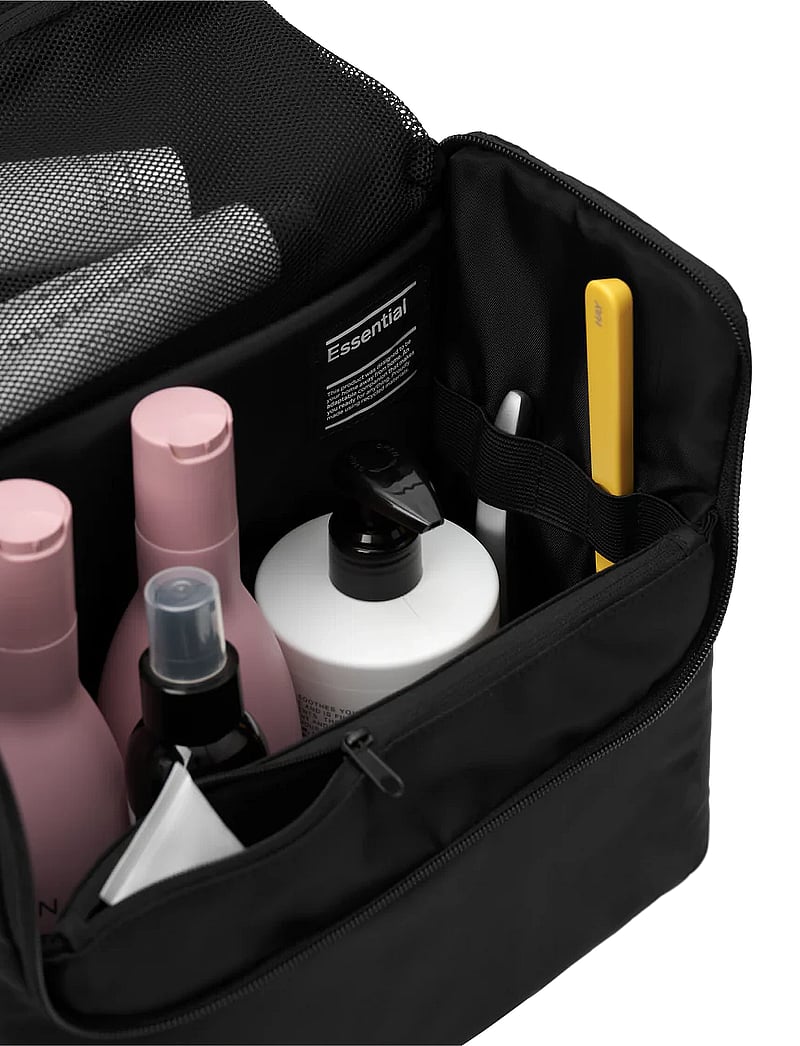 Db Journey - Essential Wash Bag M - somu aksesuāri - black out - 3
