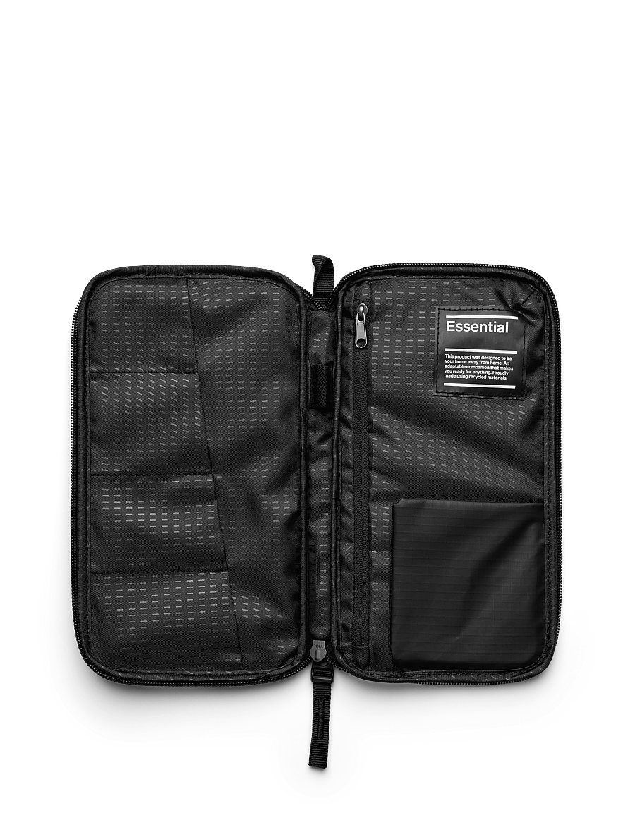 Db Journey - Passport Cover - tasaccessoires - black out - 0