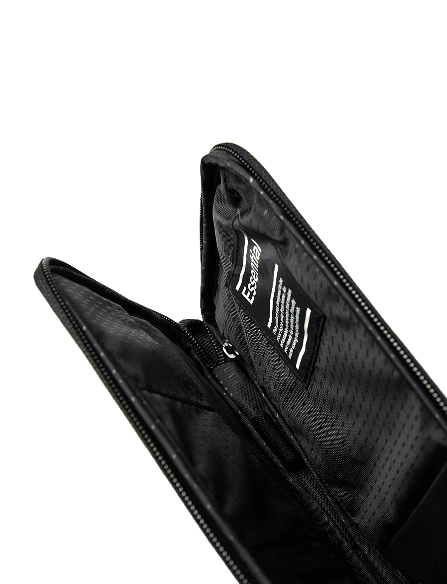 Db Journey - Passport Cover - tasaccessoires - black out - 3