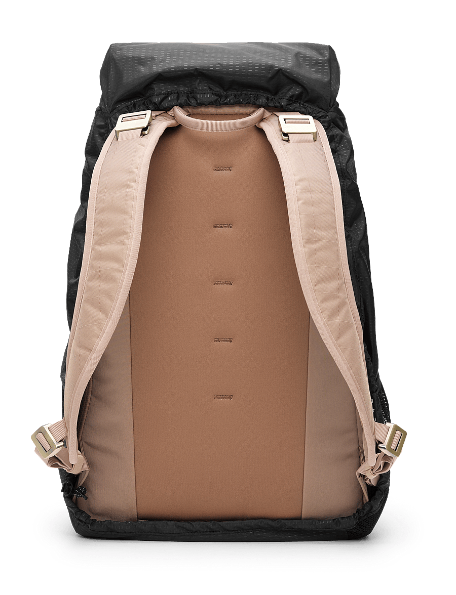 Db Journey - Hugger Rain Cover 25-30L - black out - 1