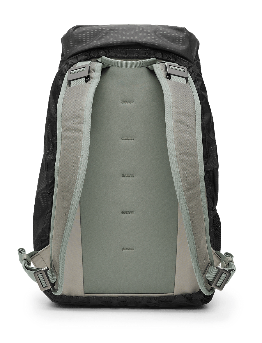 Db Journey - Hugger Rain Cover 20L - black out - 2