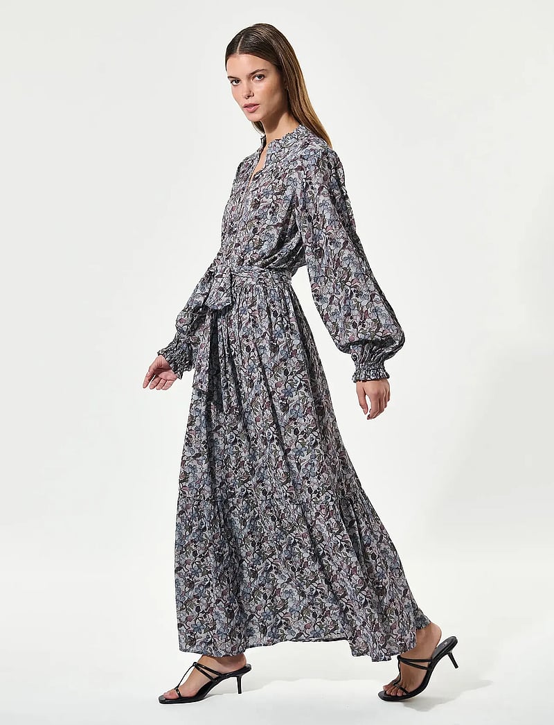 Dea Kudibal - RAYANASDEA EV - maxikjoler - suntory - 0