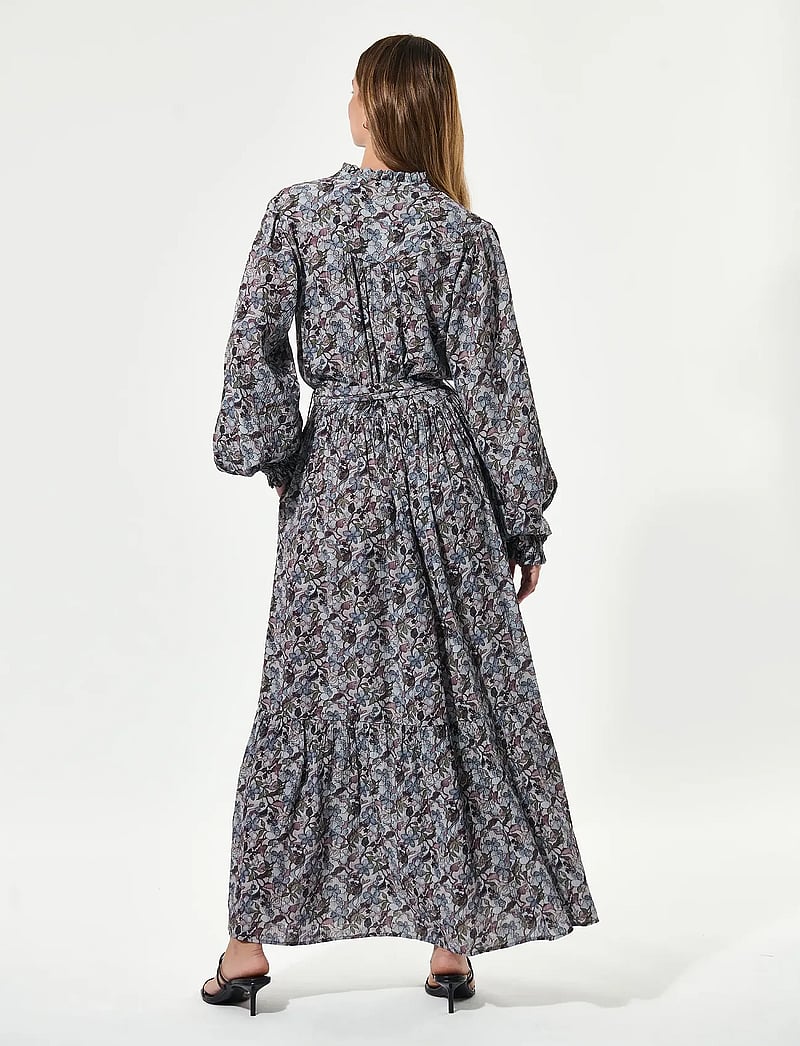 Dea Kudibal - RAYANASDEA EV - maxikjoler - suntory - 4