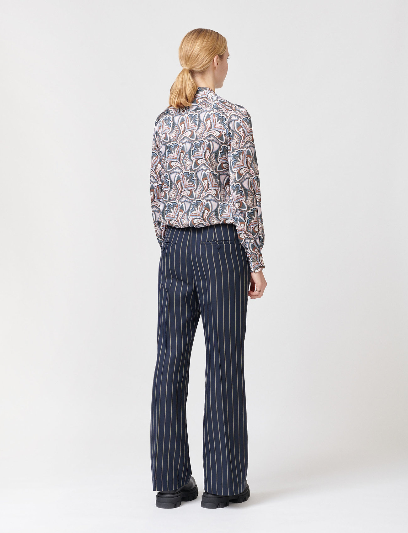 Dea Kudibal - STACY - trellis blue - 3