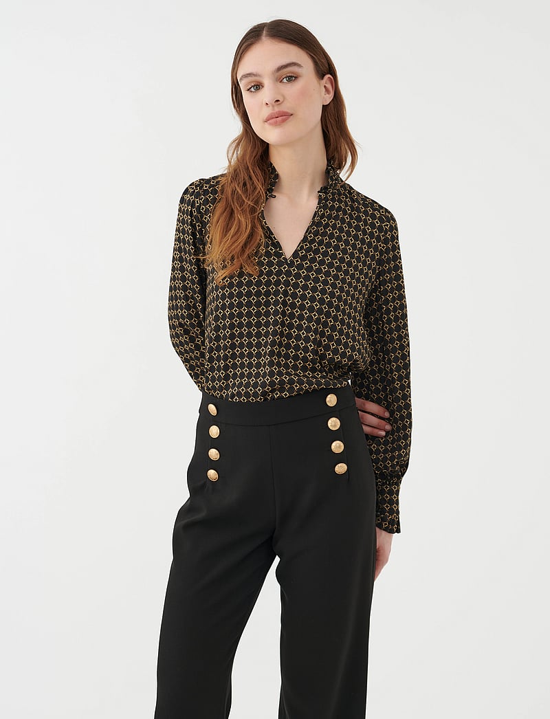 Dea Kudibal - MERLEDEA - bees - 3