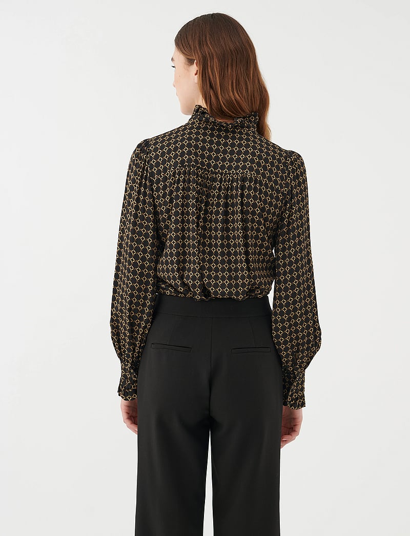 Dea Kudibal - MERLEDEA - bees - 4